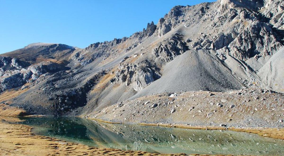 lacde-loronaye-a-lautomne-francois-breton - Lac de l'Oronaye à l'automne. lacde-loronaye-a-lautomne-francois-breton - Lac de l'Oronaye à l'automne.