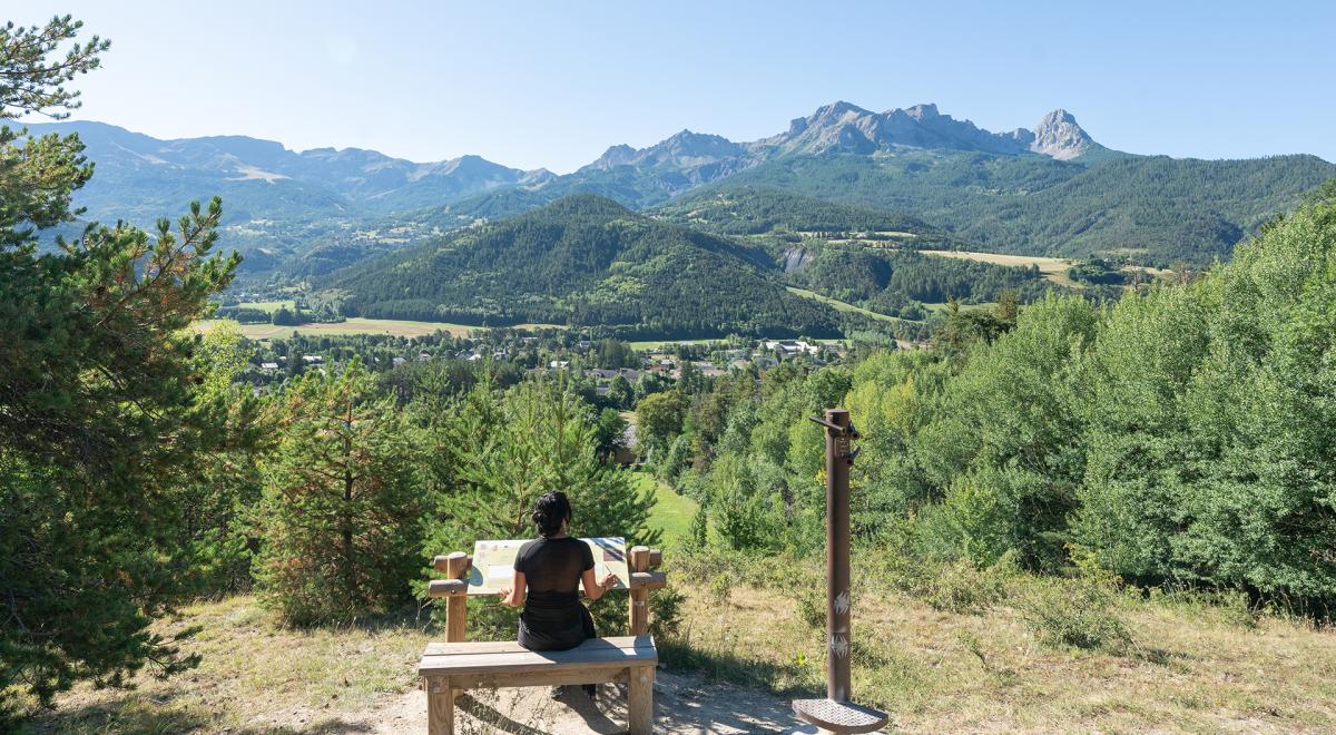 Promenade du Verger - Barcelonnette - Halte 3 de la Promenade du Verger : Paysages à croquer