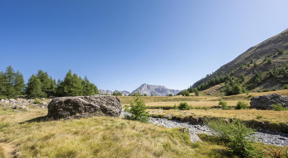 Tour de la Pierre Eclatée - randonnée à Uvernet-Fours - Tour de la Pierre Eclatée