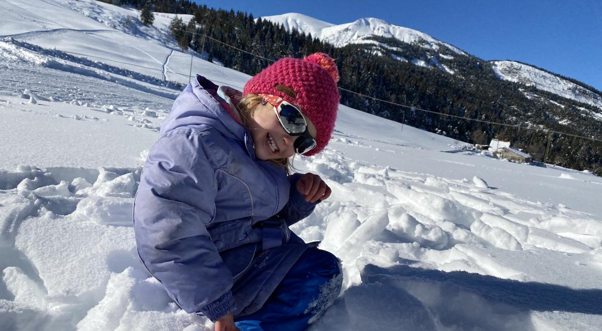 Week-end des Enfants au Fanget_Auzet - Enfant jouant dans la neige
