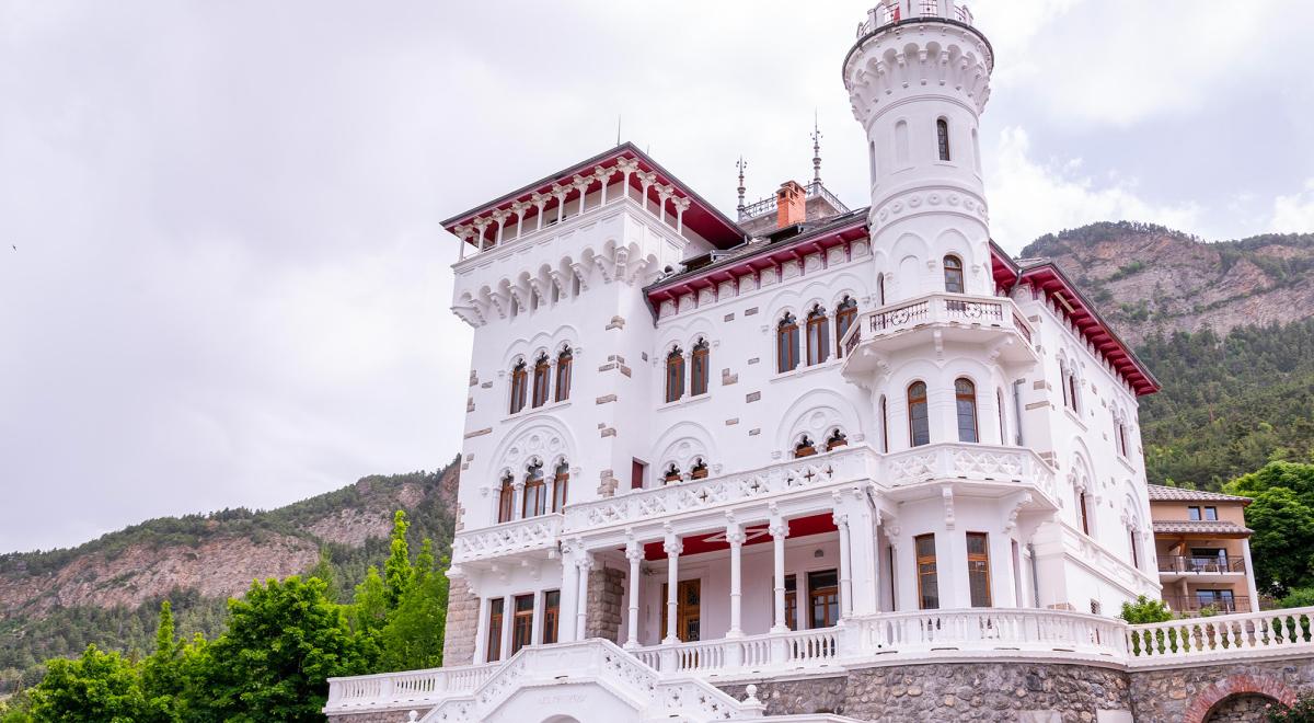 Villa mexicaine Le Château des Magnans - Jausiers - Le Château des Magnans