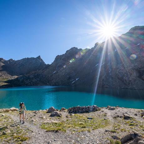 Ubaye - Pays du Viso en 4 jours (GRP®) : Tour de Sautron - Randonnée au niveau du lac des Neuf Couleurs Ubaye - Pays du Viso en 4 jours (GRP®) : Tour de Sautron - Randonnée au niveau du lac des Neuf Couleurs