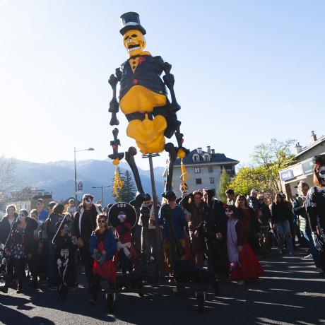 Grand défilé de la Fête des Morts de Barcelonnette - Défilé de la Fête des Morts