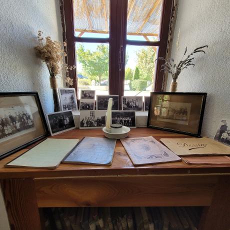 Dictée à l'ancienne école du village PONTIS - Dictée à l'ancienne école du village PONTIS