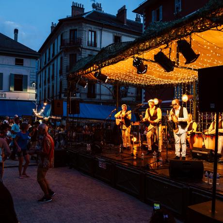 Concert - Barcelonnette - Concert sur la place Manuel de Barcelonnette