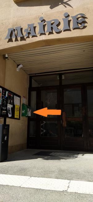 Défibrillateur entrée mairie